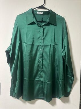 In'Voland Emerald Green Satin Button-Up Shirt